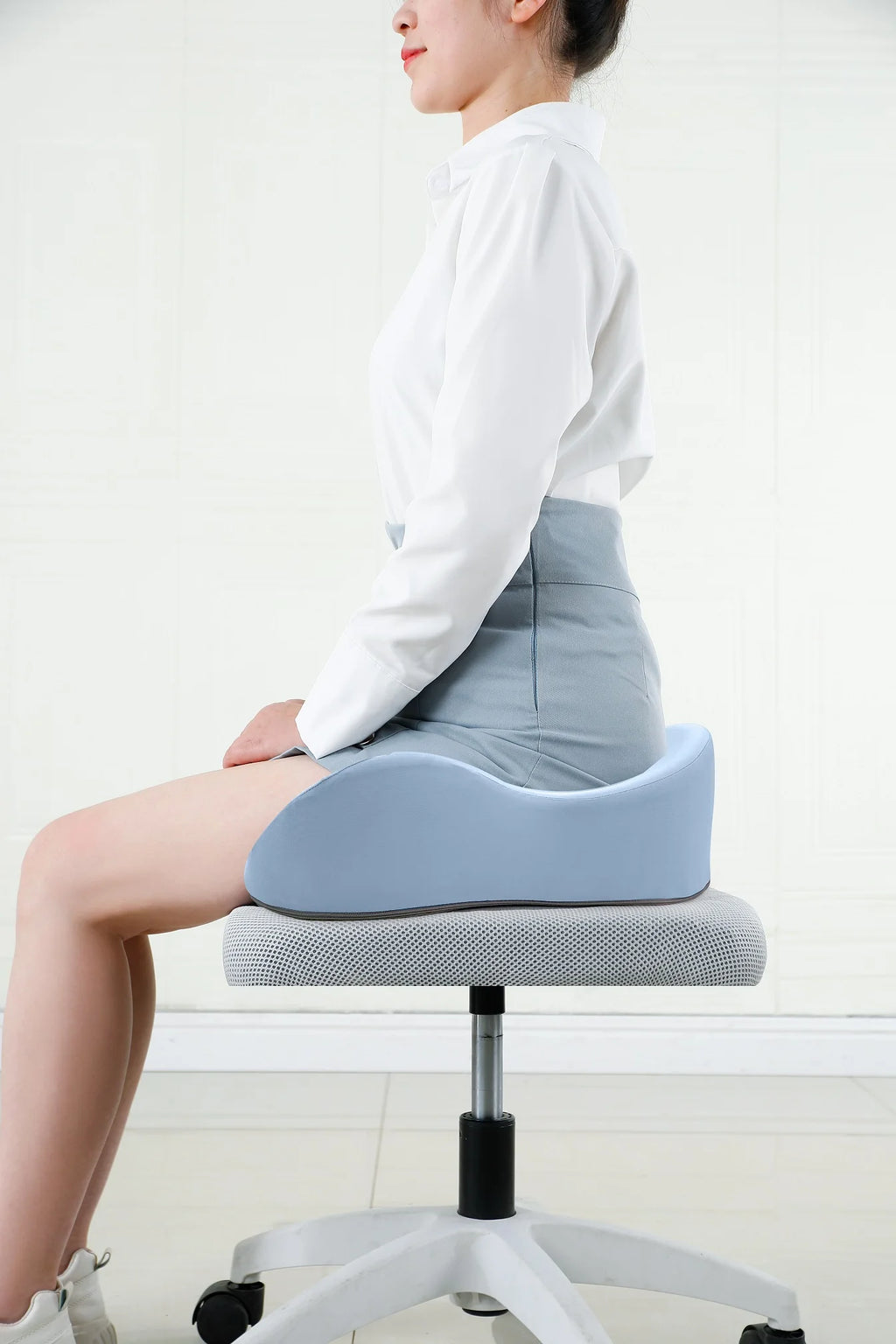 Loomi LifeLift™ Clinical-Grade Orthopedic Seat Cushion